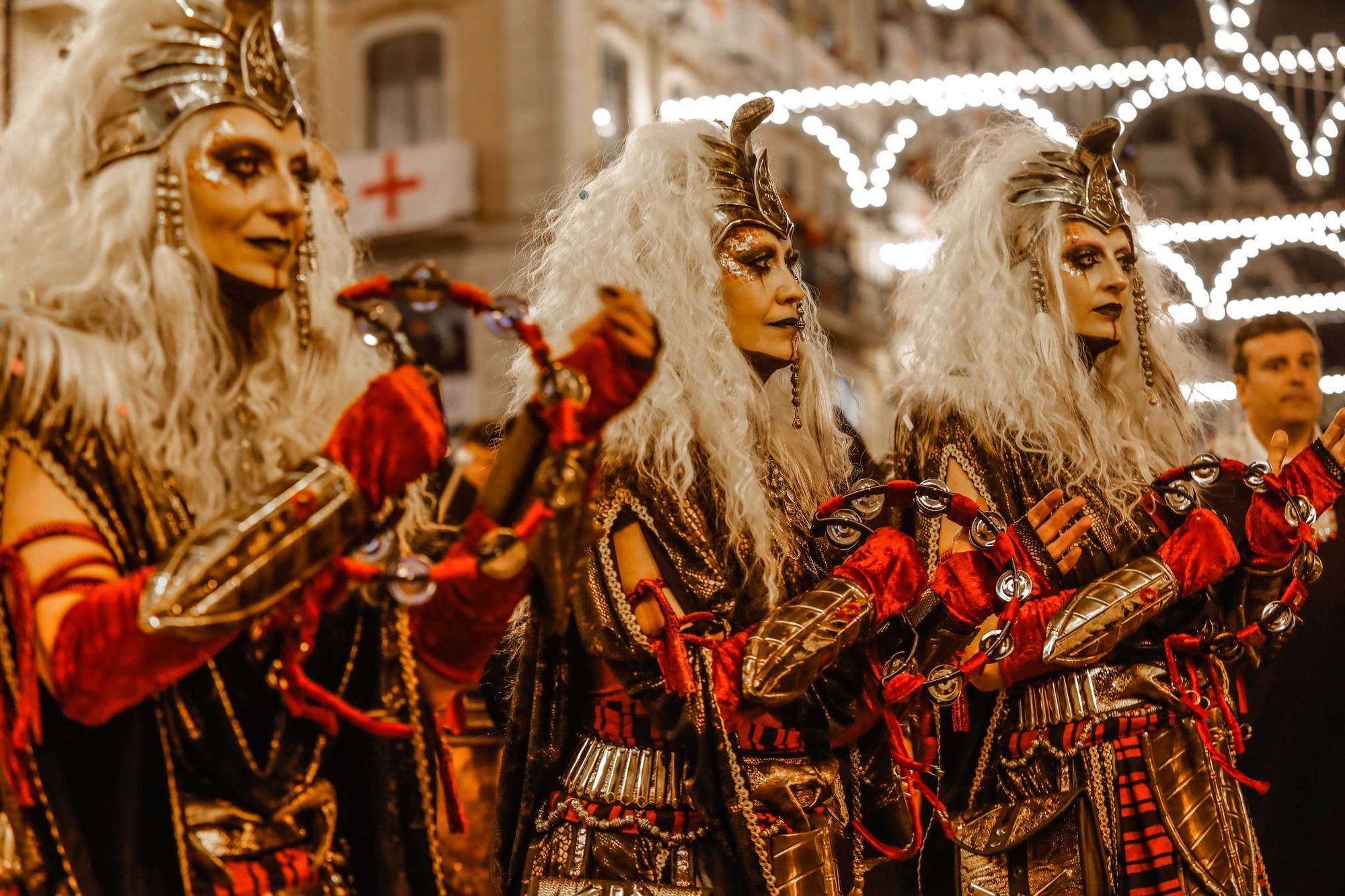 Espectaculares boatos y carrozas en las Fiestas de Alcoy