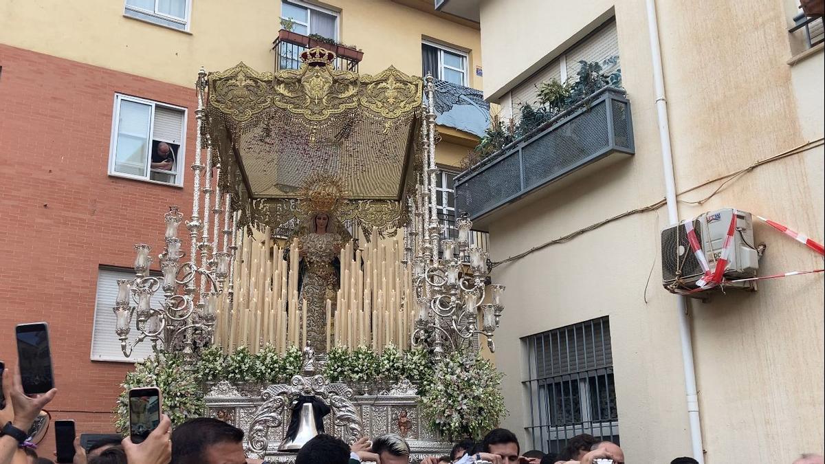 Procesión extraordinaria de la Virgen del Amparo por su 75 aniversario