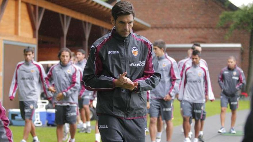 Pellegrino dirigió la primera sesión en Marienfeld, previamente los jugadores se habían instalado en sus habitaciones.