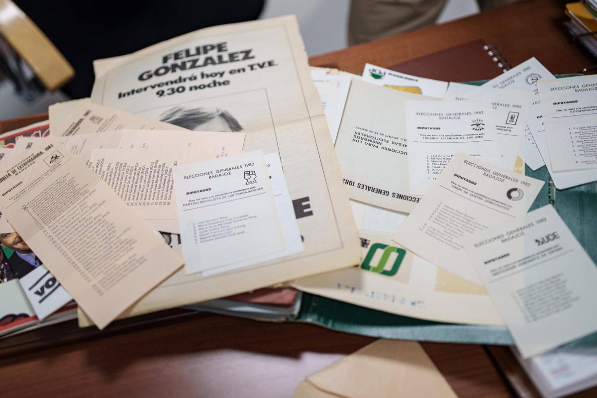 Cumple años el día de las elecciones y lleva toda la vida guardando papeletas.