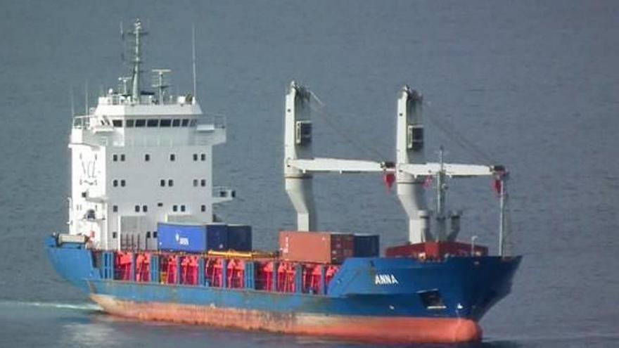 El carguero Southwester, que transporta toneladas de arena del Sáhara hasta Palma, en una imagen de archivo en alta mar.