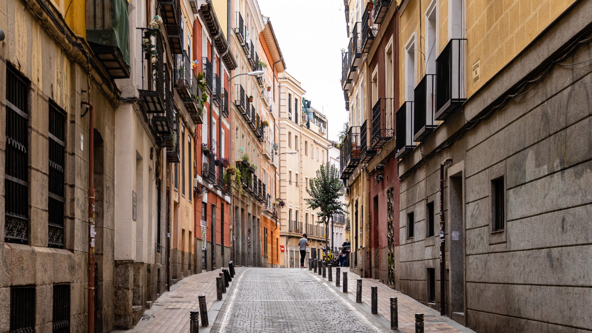 Bienvenidos a Malasaña, el barrio más reivindicativo de Madrid.