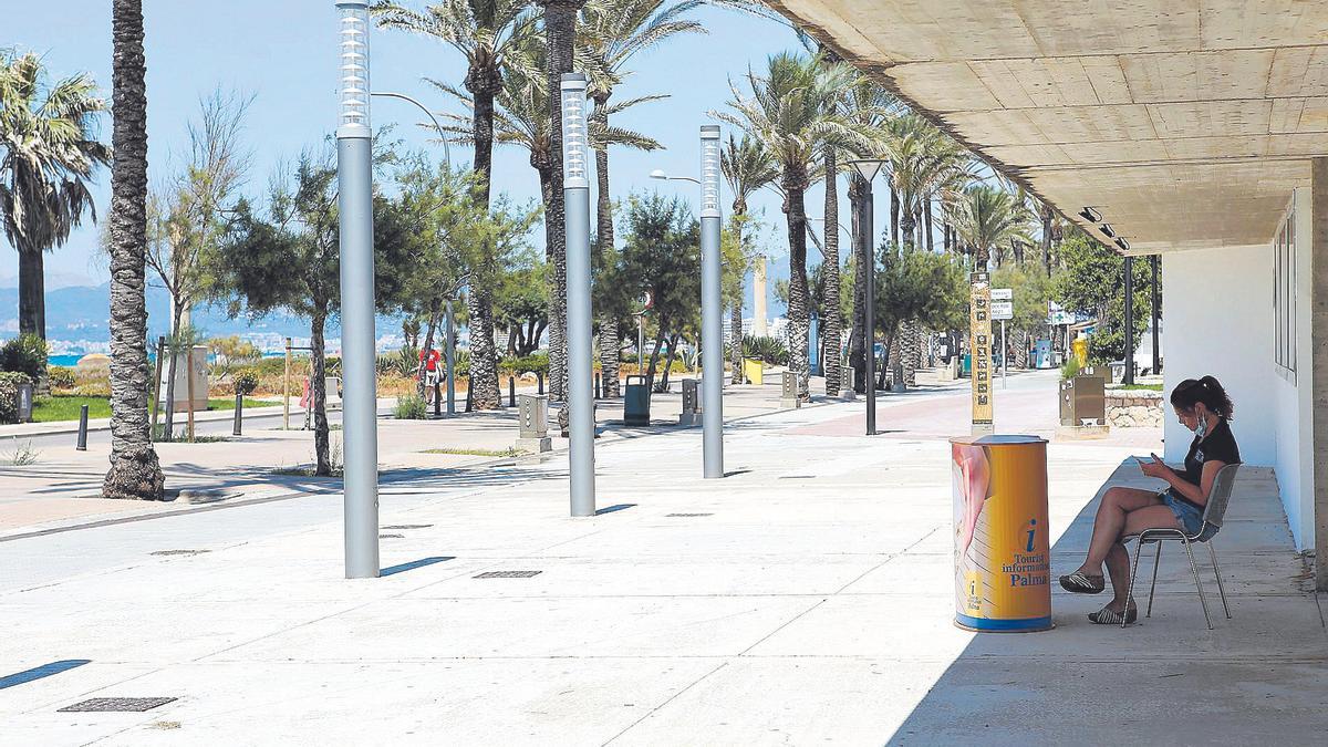 Imagen de la Platja de Palma casi desierta durante el pasado verano.