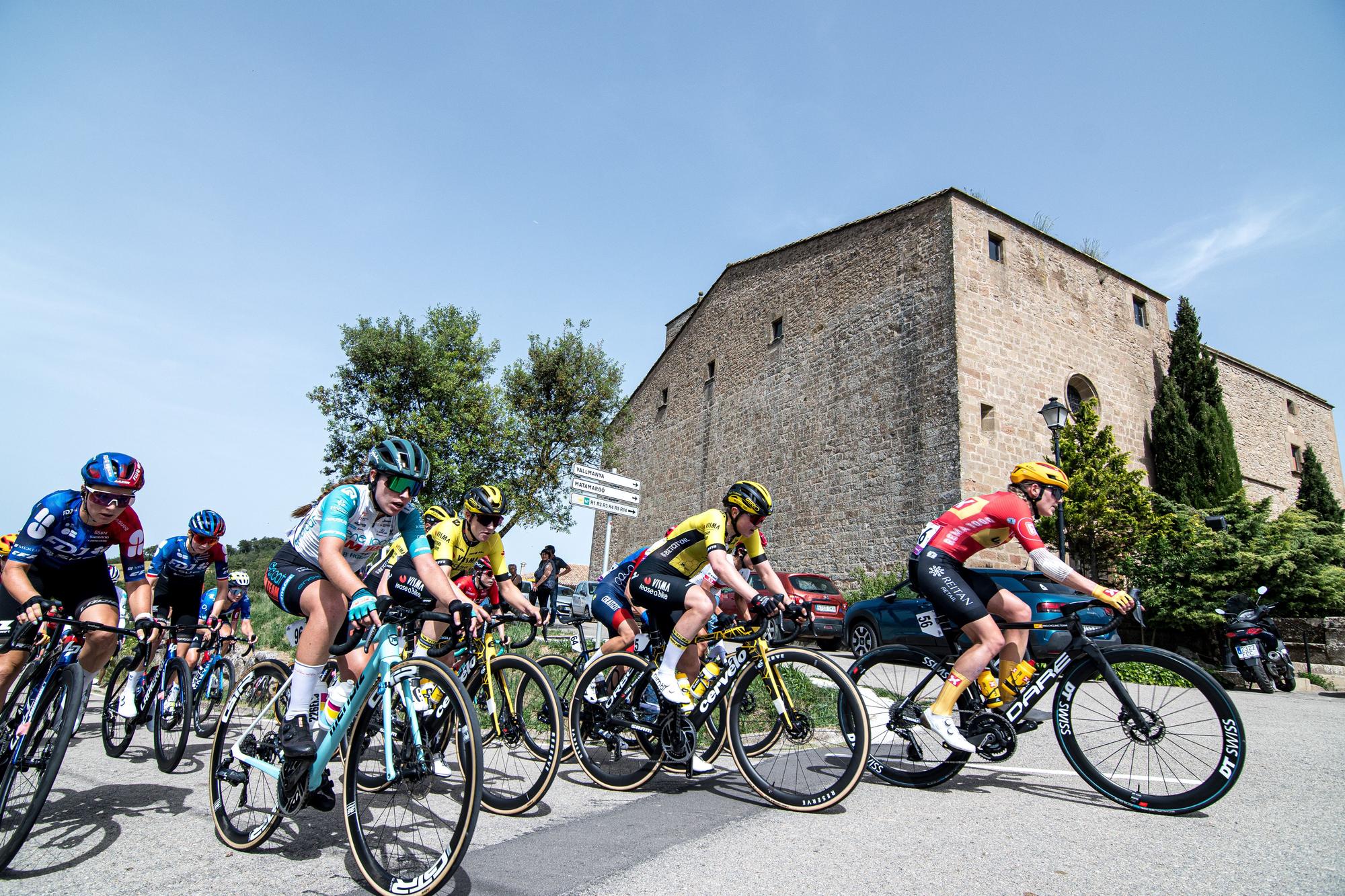 Les millors fotos de la primera etapa de la Volta a Catalunya femenina 
