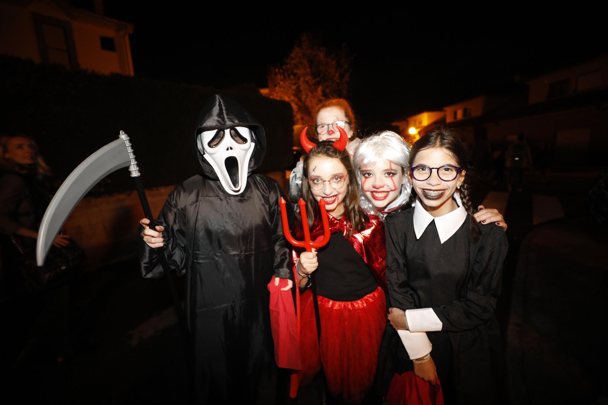 EN IMÁGENES: La Fresneda, a la calle para celebrar Halloween