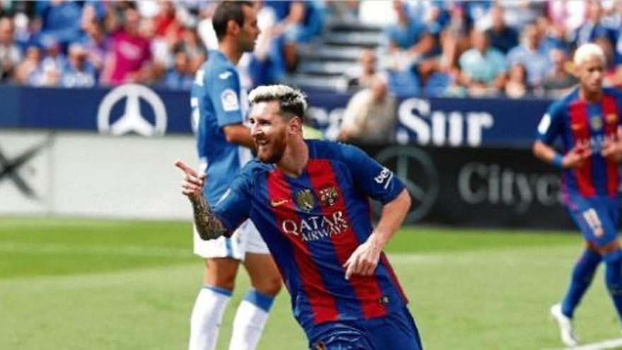 Messi celebra un dels seus dos gols en el partit contra el Leganés.