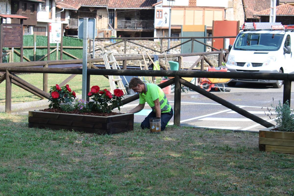 Trabajos en el exterior de la Casa del Agua.