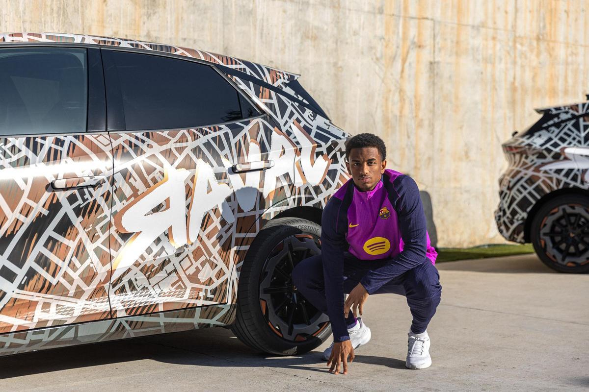 Alejandro Balde con el Cupra Raval