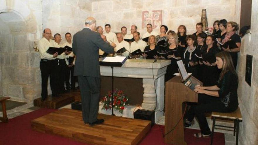 Concierto del grupo coral Alollano por  el 800 aniversario del Espíritu Santo