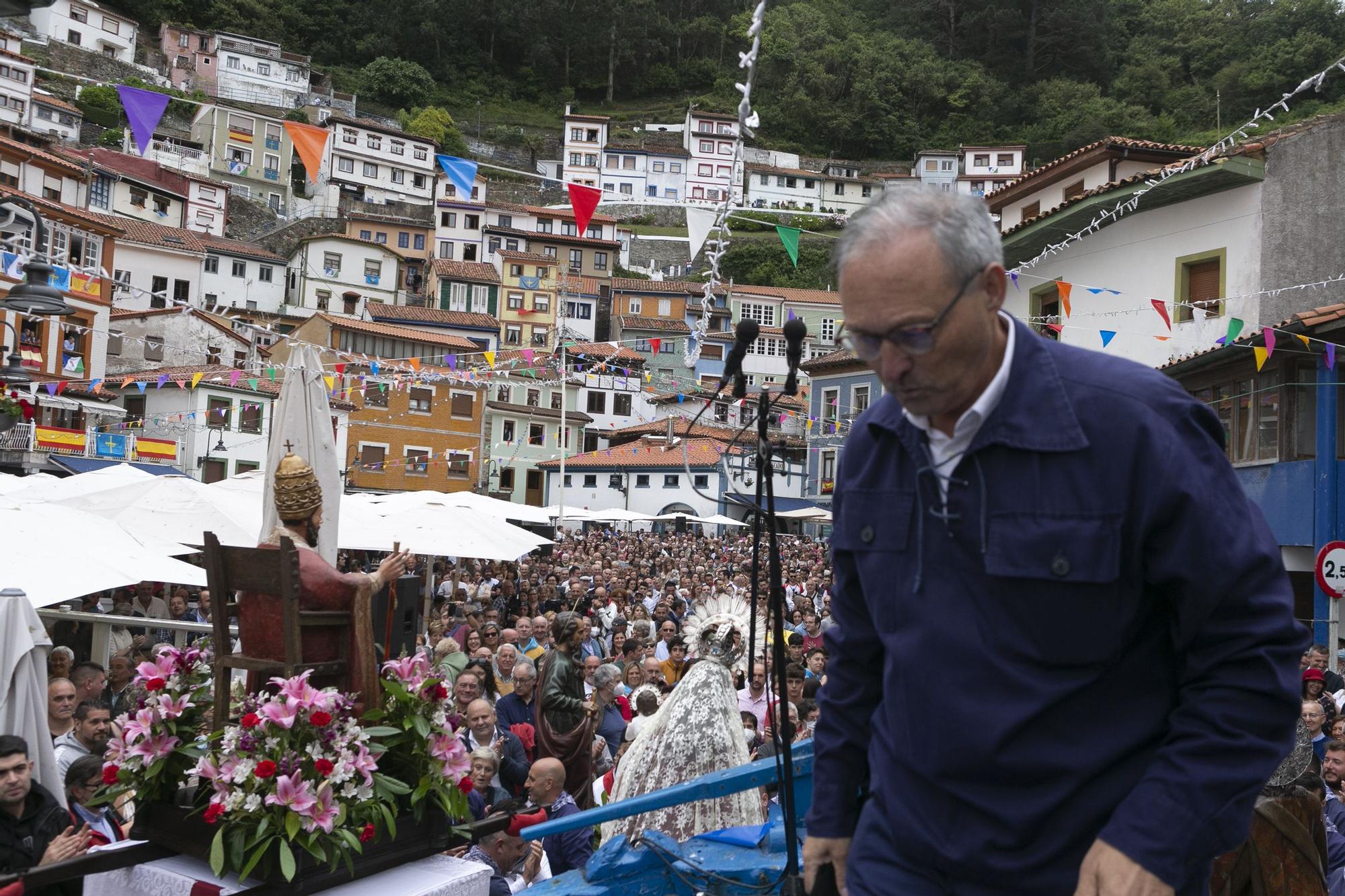 Cudillero se llena por el pregón de l'Amuravela, que invitó a "cantar ya bellar hasta quedanus sin fualgu"