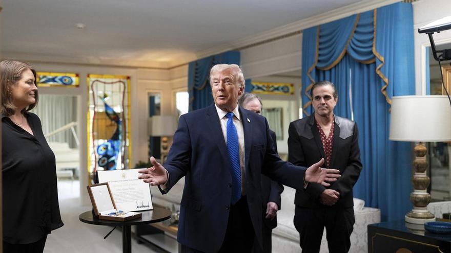 La firma de Trump aparecerá en billetes de dólar por el 250 aniversario de EEUU