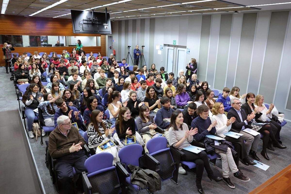 Participantes en una edición anteriore de Reimagina la Ciencia.