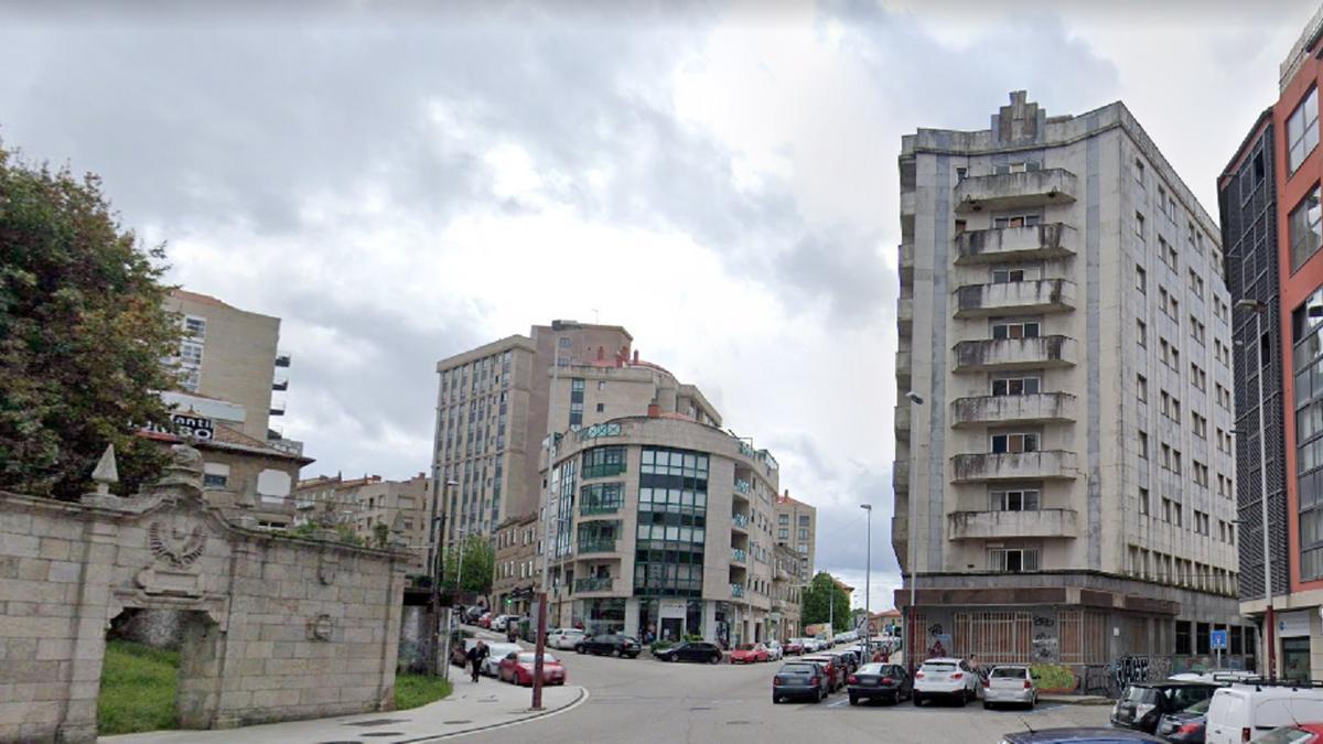 El edificio abandonado en la calle Filipinas, entre la parroquia de San José Obrero y el Colegio Hogar