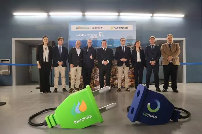 Vectalia inaugura el mayor hub del centro de Alicante con 14 puntos de recarga en el parking de la Avenida de la Estación