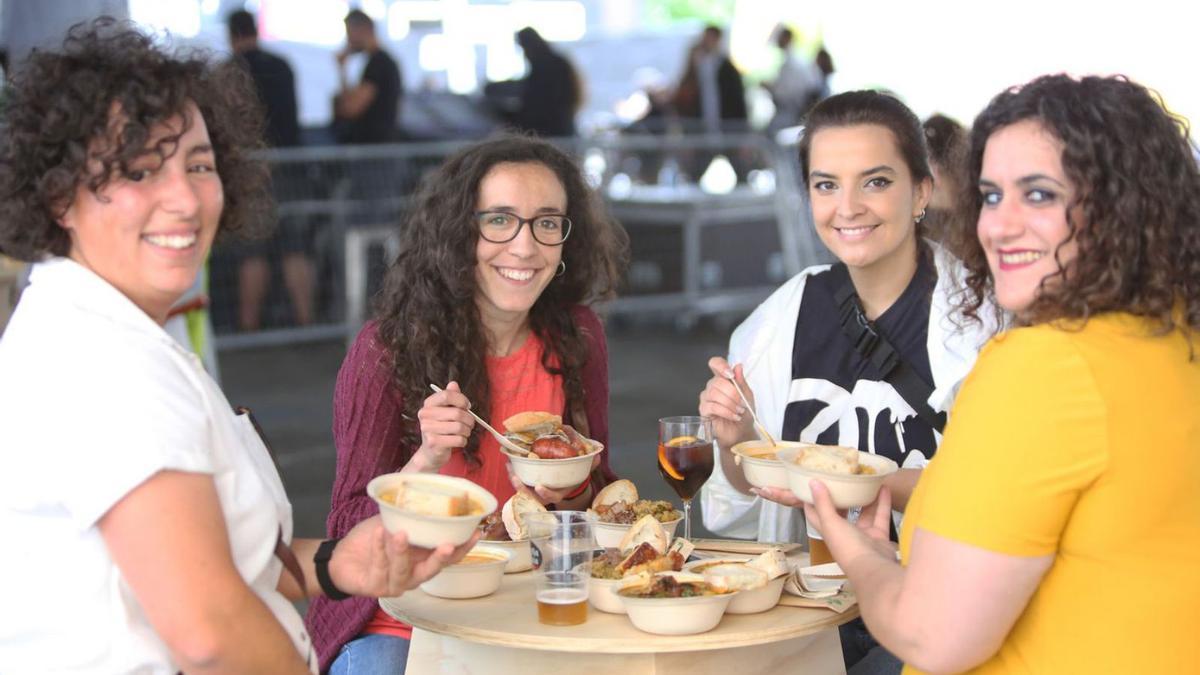 El proyecto municipal arrancó en mayo con el Festival Gastronómico Os Cocidos do Camiño. |   // BERNABÉ