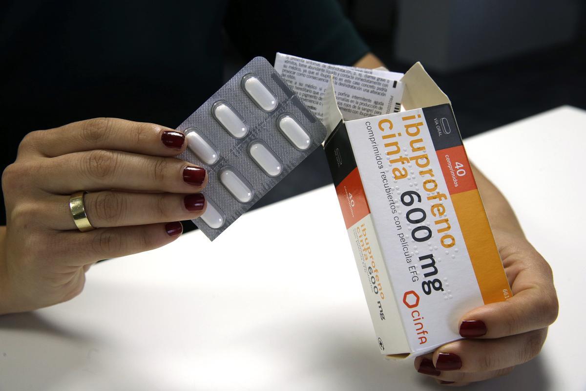 Los enfermeros podrán prescribir desde hoy ibuprofeno y paracetamol para tratar la fiebre