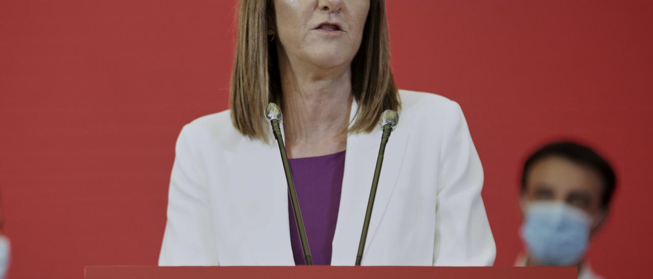 La vicelehendakari segunda dimite de sus cargos e irá en las listas del PSOE a las elecciones europeas