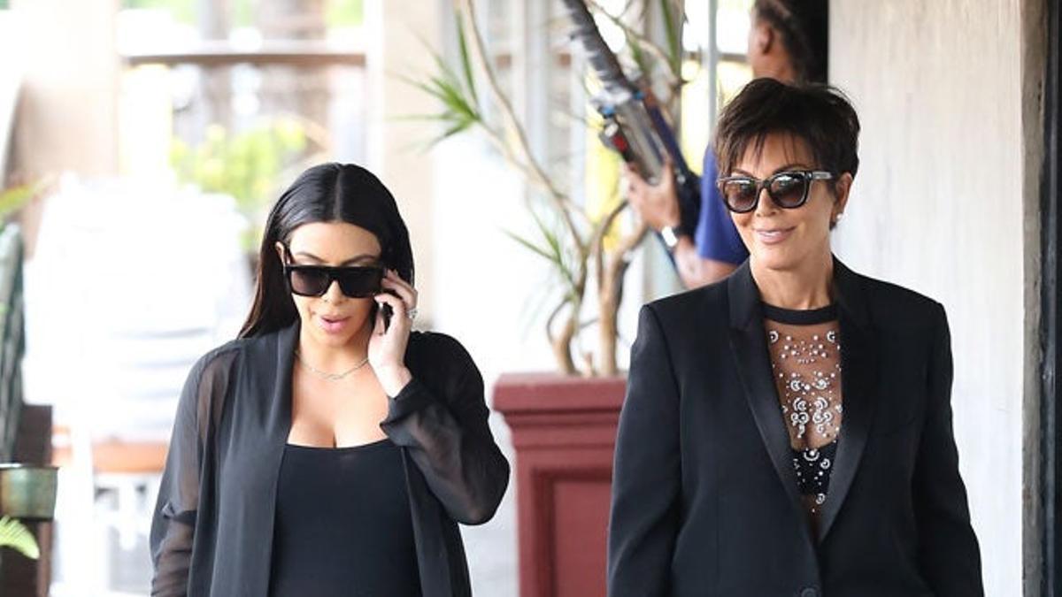 Kim Kardashian y Kris Jenner comparten el mismo gusto por las transparencias