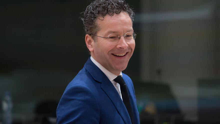 Jeroen Dijsselbloem lamenta su comentario ofensivo, pero no dimitirá