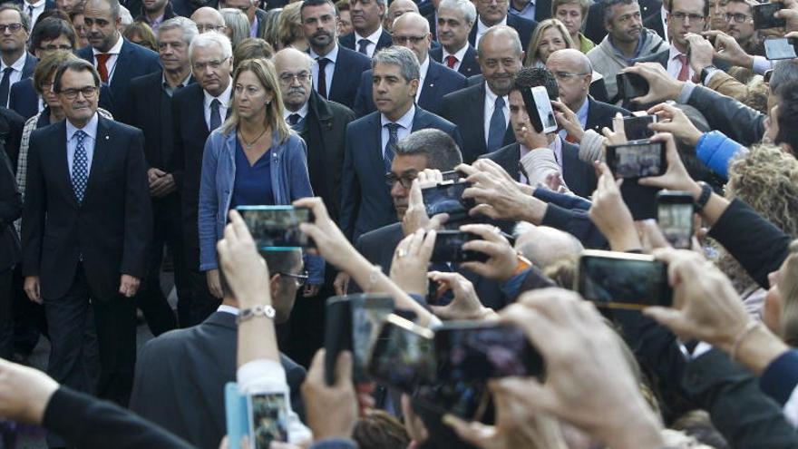 Artur Mas entre la multitud.