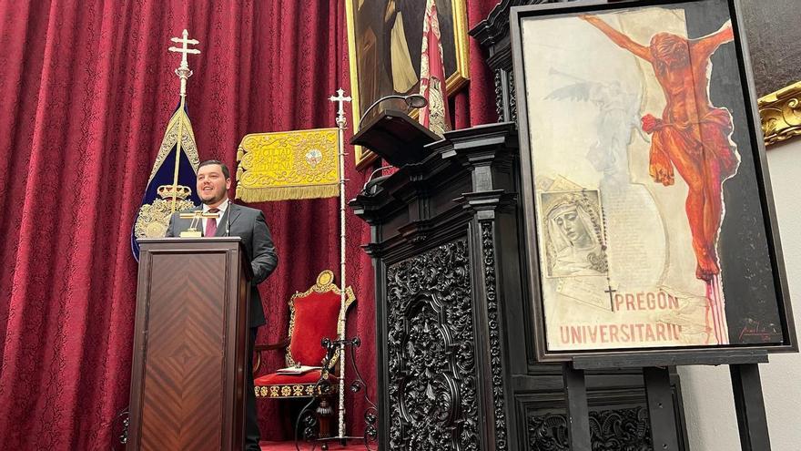 Manuel Cantelar pregona la Semana Santa en el Rectorado.