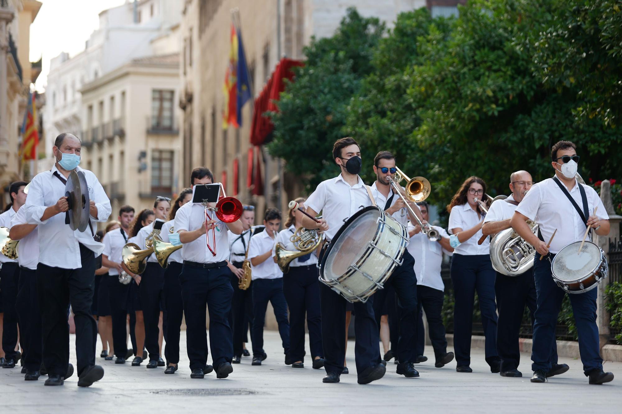 Búscate en el segundo día de Ofrenda por la calle Caballeros (entre las 18.00 y las 19.00 horas)