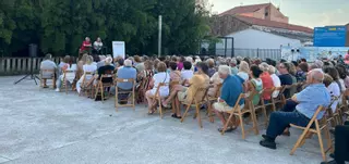 «Solas en el silencio», pero no en Bueu.