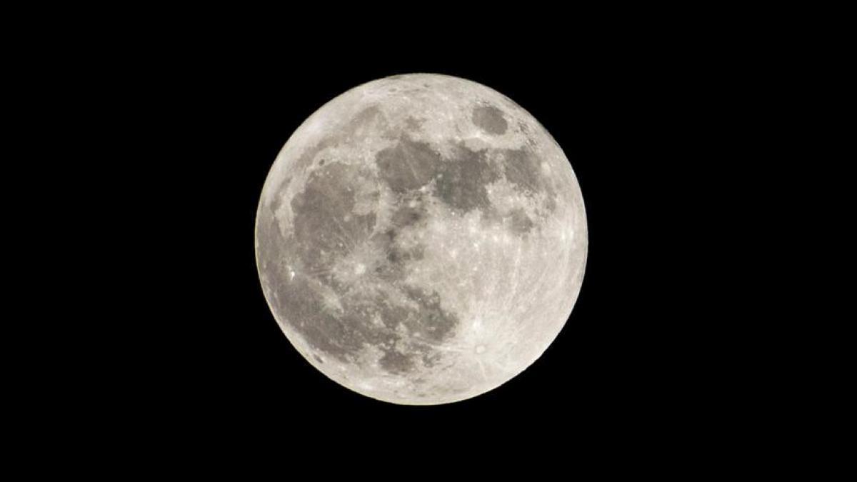 Superluna vista desde Madrid