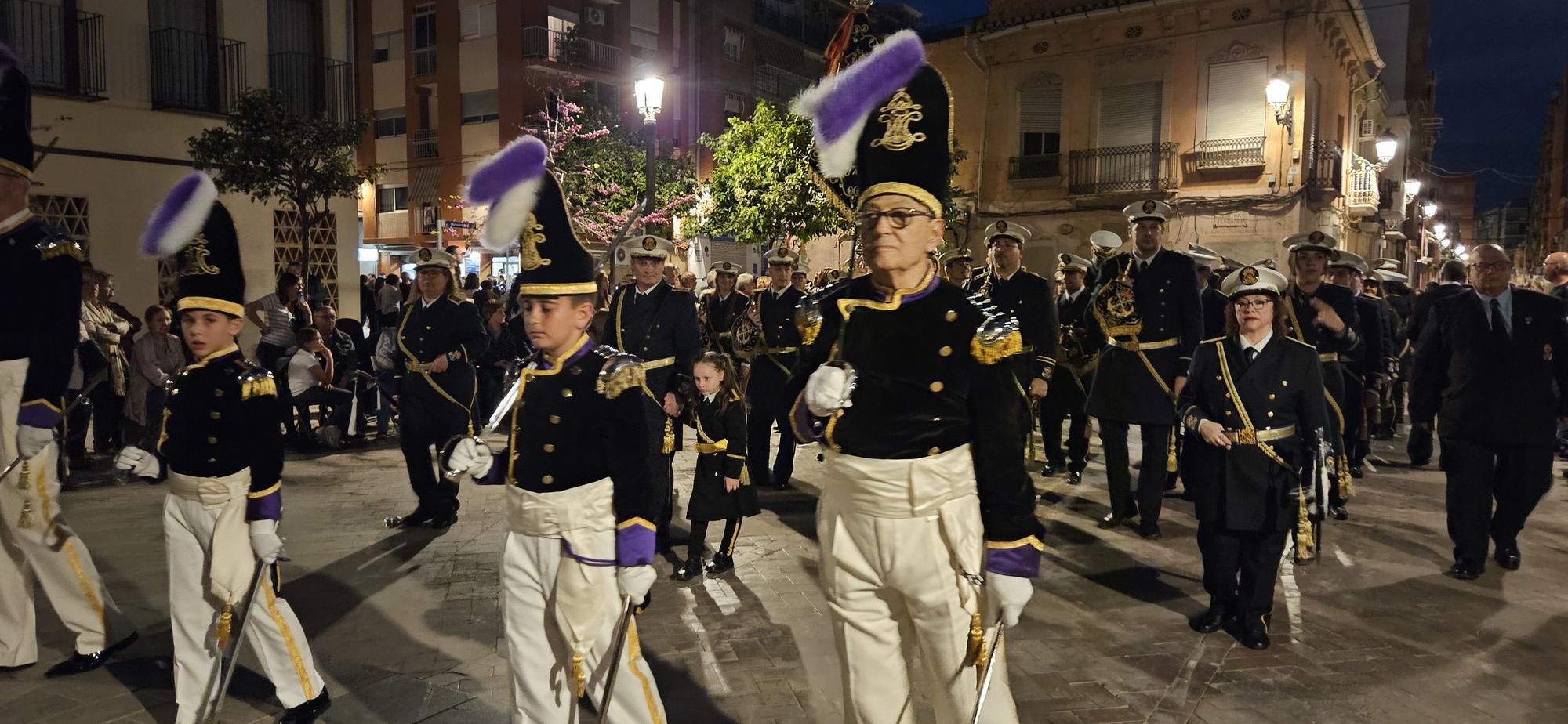 La Dolorosa del Cabanyal sale con escolta fallera