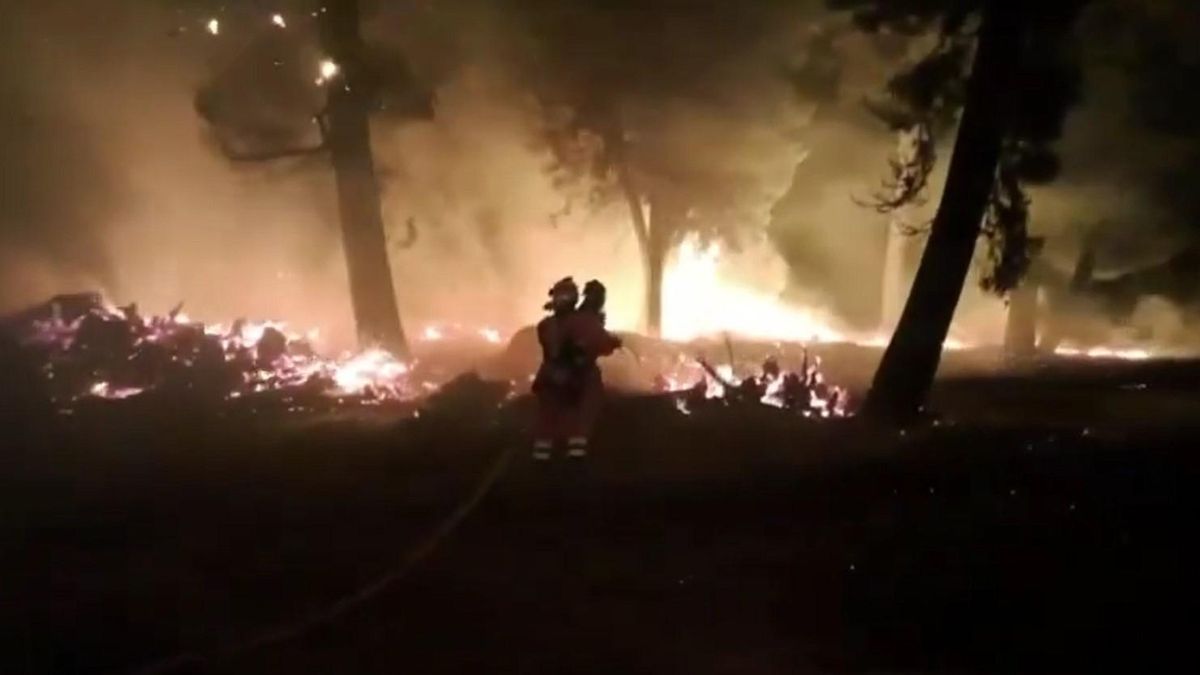 El incendio que asola el sur de Ávila, en imágenes