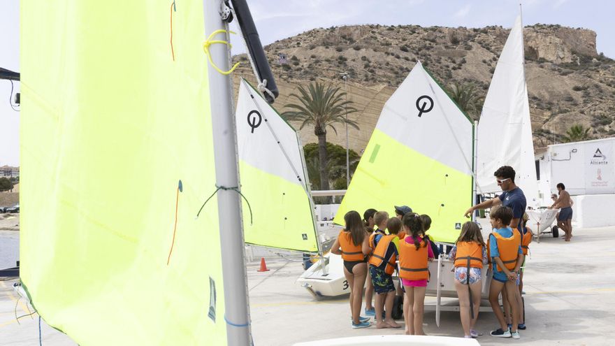 El Club de Regatas de Alicante lanza su campus de verano: multiactividad náutica