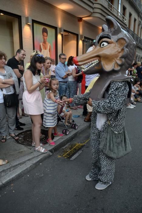 El Concello da un impulso al desfile de carrozas con más composiciones y una mejoría estética