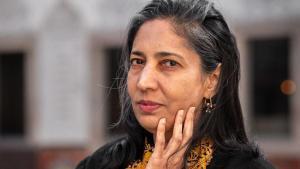 Kiran Desai: "Em van enviar a escriure sobre el comerç sexual de nenes a l’Índia; és esgarrifós"