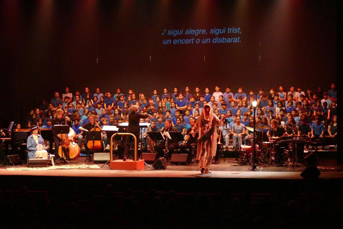 EN IMATGES | "L'últim rellotge" del Cantània arriba al Teatre El Jardí de Figueres