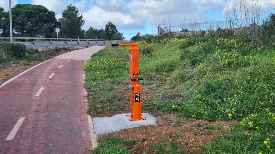 Ibiza cuenta con tres puntos de reparación de bicicletas