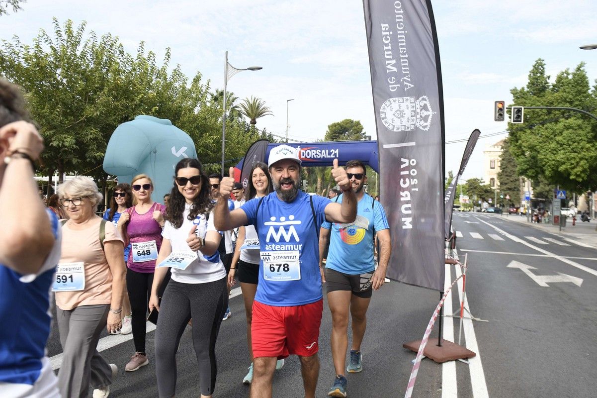 La carrera y marcha Solidaria Asteamur, en imágenes