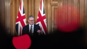 El nuevo gobierno británico liderado por Keir Starmer se reúne en Downing Street
