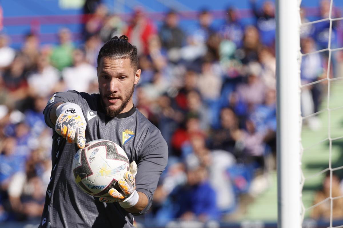 Jermías Conan Ledesma en un partido de LaLiga del Cádiz contra el Getafe.