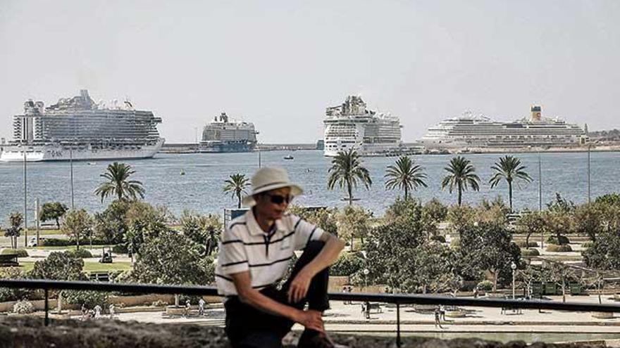 Cuatro cruceros en Palma en agosto del año pasado.