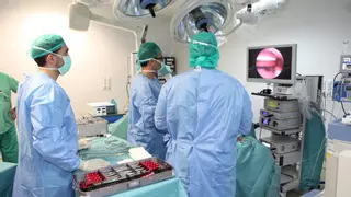 Lista de espera quirúrgica: La Junta afirma que los pacientes fuera de plazo se han reducido un 30% en Málaga