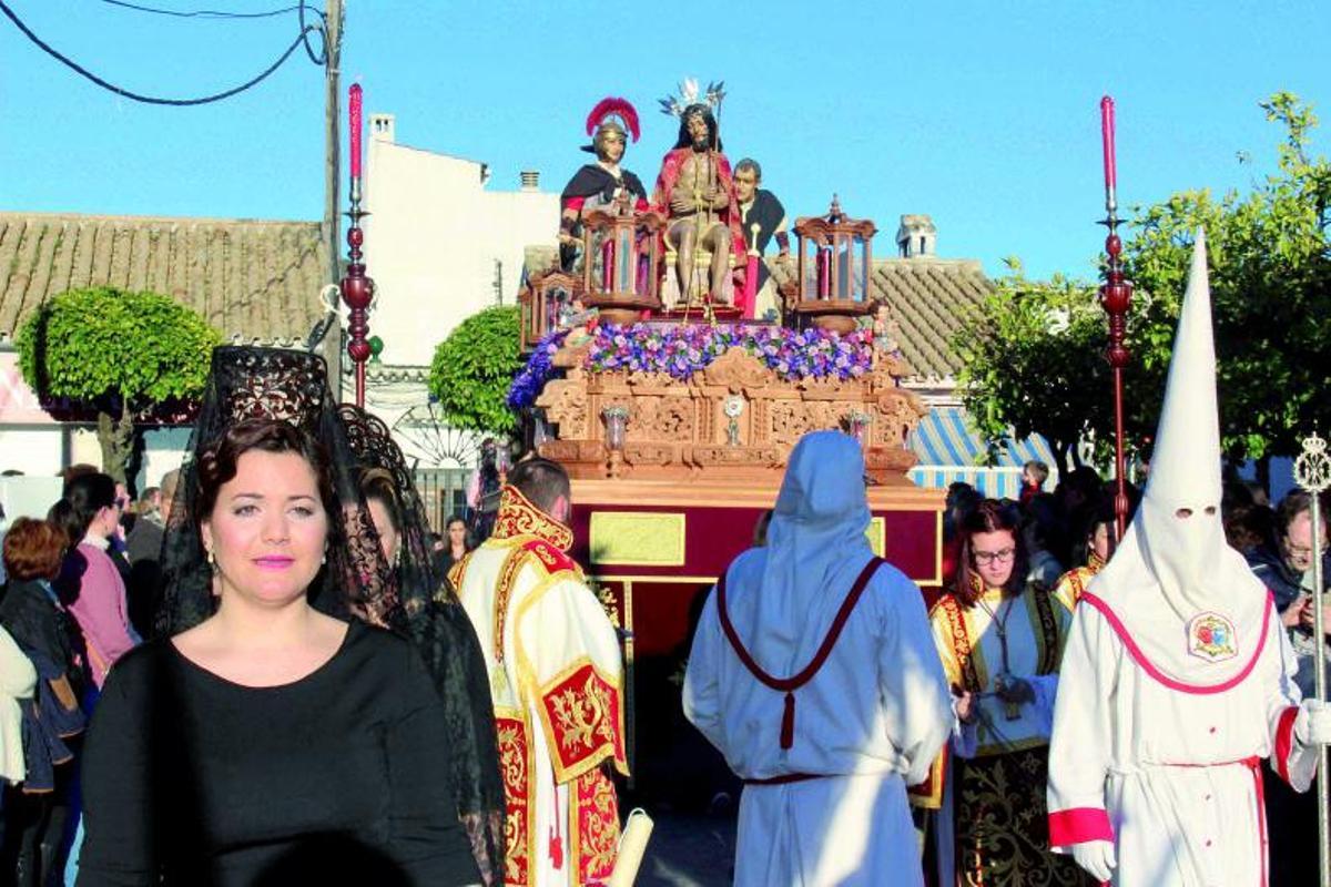 VIERNES SANTOVIRGEN DE LOS DOLORES, DURANTE LA PROCESIÓN.