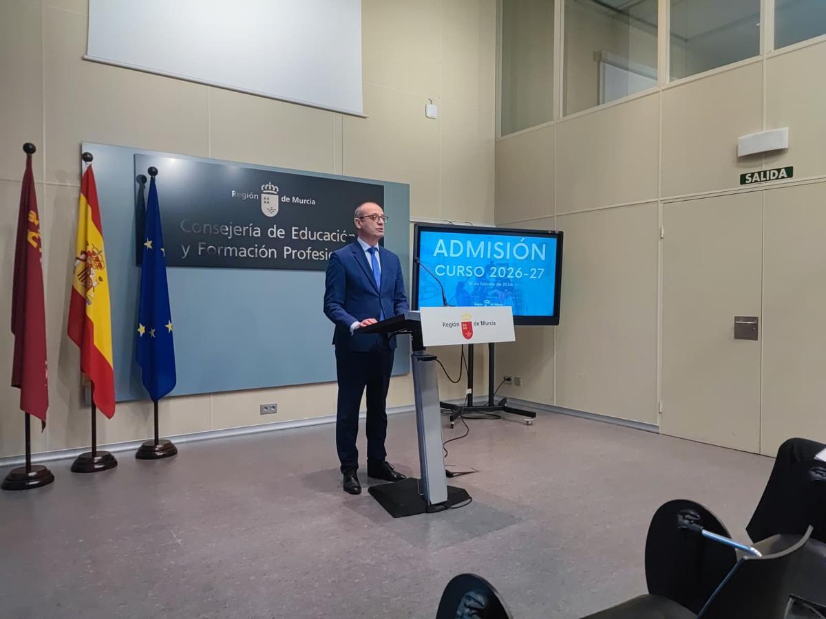 El consejero de Educación, Víctor Marín, este martes durante la presentación del proceso de admisión y matriculación para el próximo curso escolar.