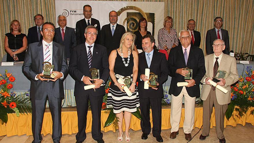 Distinciones. Los premiados, ayer, durante el acto que se celebró en el Parador de Golf.