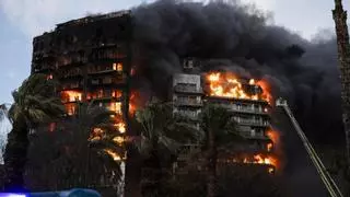 El bombero que confinó a la familia: "Revisé el piso y no había humo. Estaban muy asustados, pero era lo más seguro y les dije que se quedasen ahí"