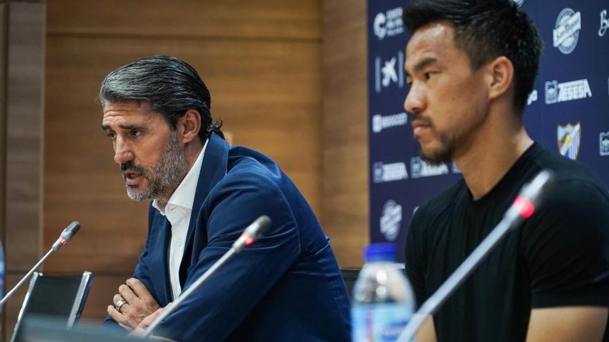 Caminero y Okazaki, en rueda de prensa.