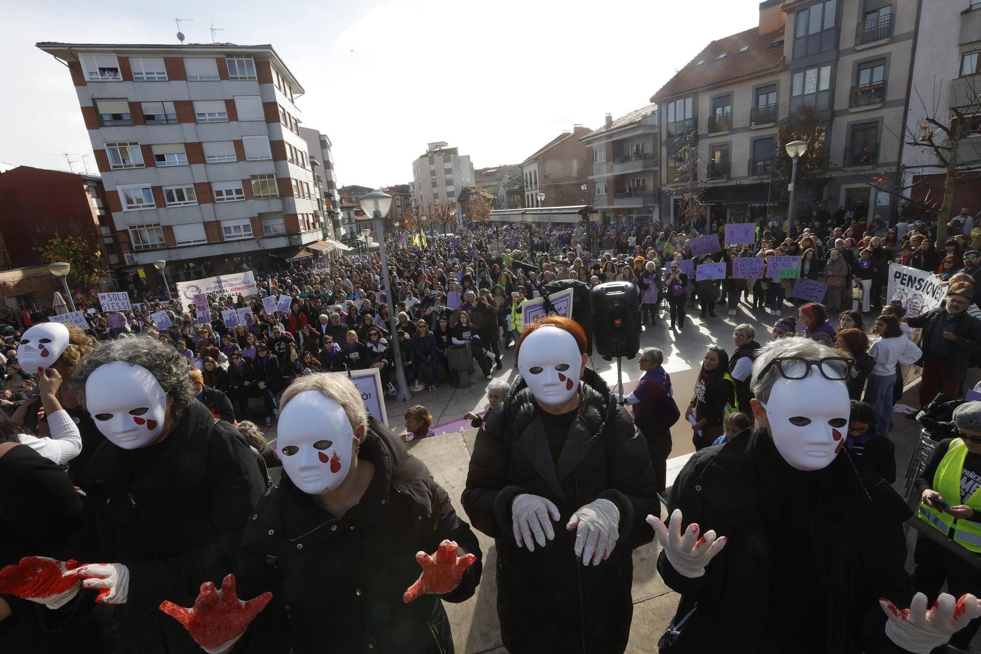 Así fue la manifestación del 25N en Pola de Siero