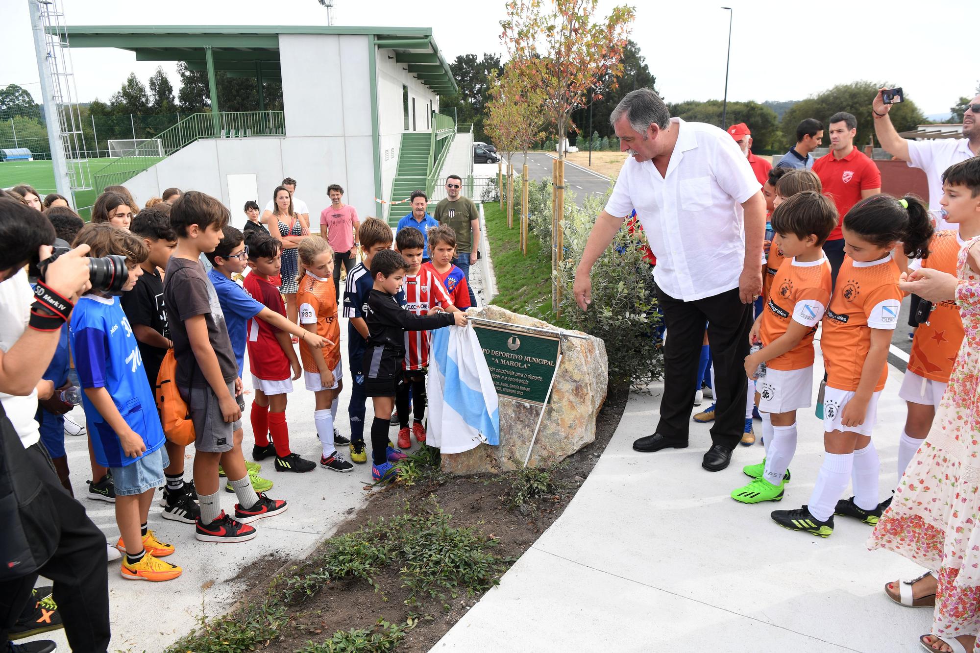 Inauguración del campo de fútbol del Marino de Mera en Oleiros