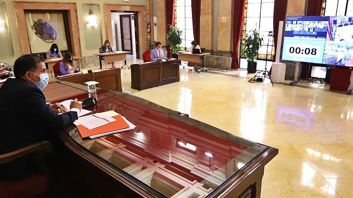 Momento del Pleno del Ayuntamiento de Murcia, ayer. | JUAN CARLOS CAVAL