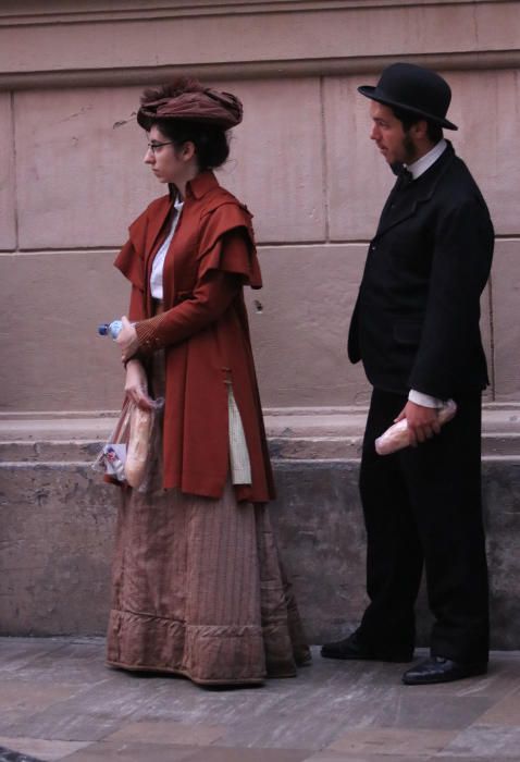 El equipo de la serie en la que Banderas encarna al pintor zanja este jueves sus sesiones malagueñas en la céntrica plaza de San Agustín