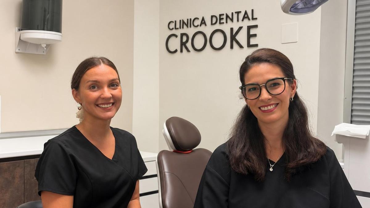 Las doctoras Érica Fuster y Marta San Martín, especialistas en estética dental e implantología de la Clínica Crooke Dental